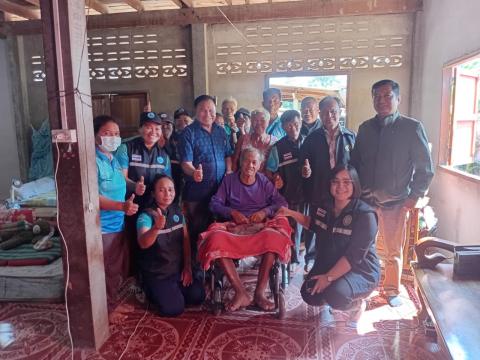 มอบอุปกรณ์เครื่องช่วยความพิการ (รถเข็นนั่ง)