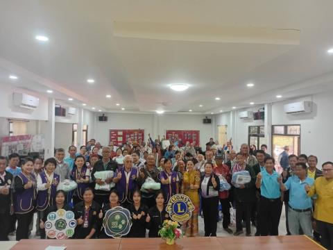 มอบผ้าห่มกันหนาว ถุงยังชีพ แว่นตา ให้กับผู้ยากไร้