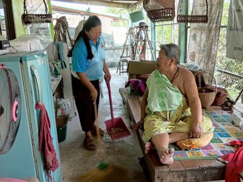 ออกเยี่ยมบ้านผู้มีภาวะพึ่งพิง