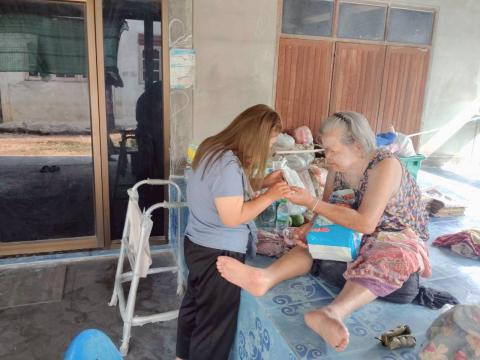 ออกเยี่ยมบ้านผู้มีภาวะพึ่งพิง