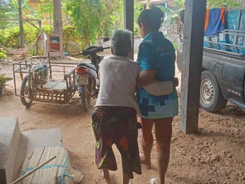 ออกเยี่ยมบ้านผู้มีภาวะพึ่งพิง