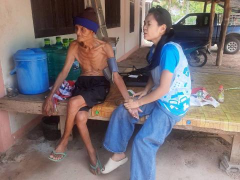 ออกเยี่ยมบ้านผู้มีภาวะพึ่งพิง