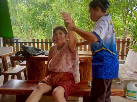ออกเยี่ยมบ้านผู้มีภาวะพึ่งพิง