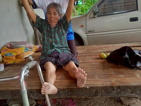ออกเยี่ยมบ้านผู้มีภาวะพึ่งพิง