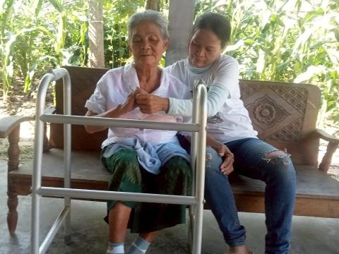 ออกเยี่ยมบ้านผู้มีภาวะพึ่งพิง