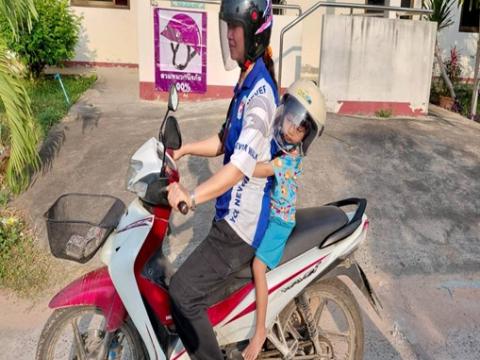 โครงการศูนย์พัฒนาเด็กเล็กใส่หมวกนิรภัยปลอดภัยทุกการเดินทาง