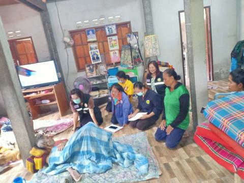 อาสาสมัครบริบาลออกเยี่ยมผู้ป่วยติดเตียง ผู้สูงอายุ ผู้พิการ
