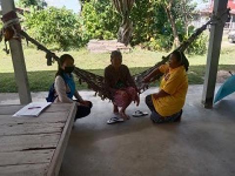 อาสาสมัครบริบาลท้องถิ่นออกเยี่ยมผู้ป่วยที่มีภาวะพึ่งพิง