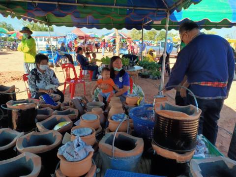 เปิดตลาดนัด เดอะ มอ ดอนกลอย