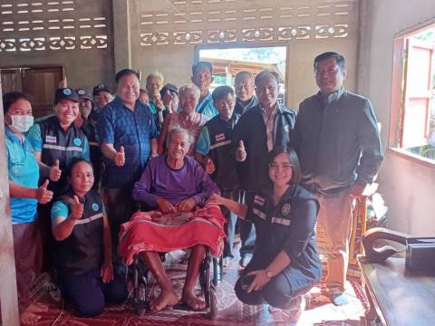 ส่งมอบรถวีลแชร์ให้กับผู้พิการทางการเคลื่อนไหว